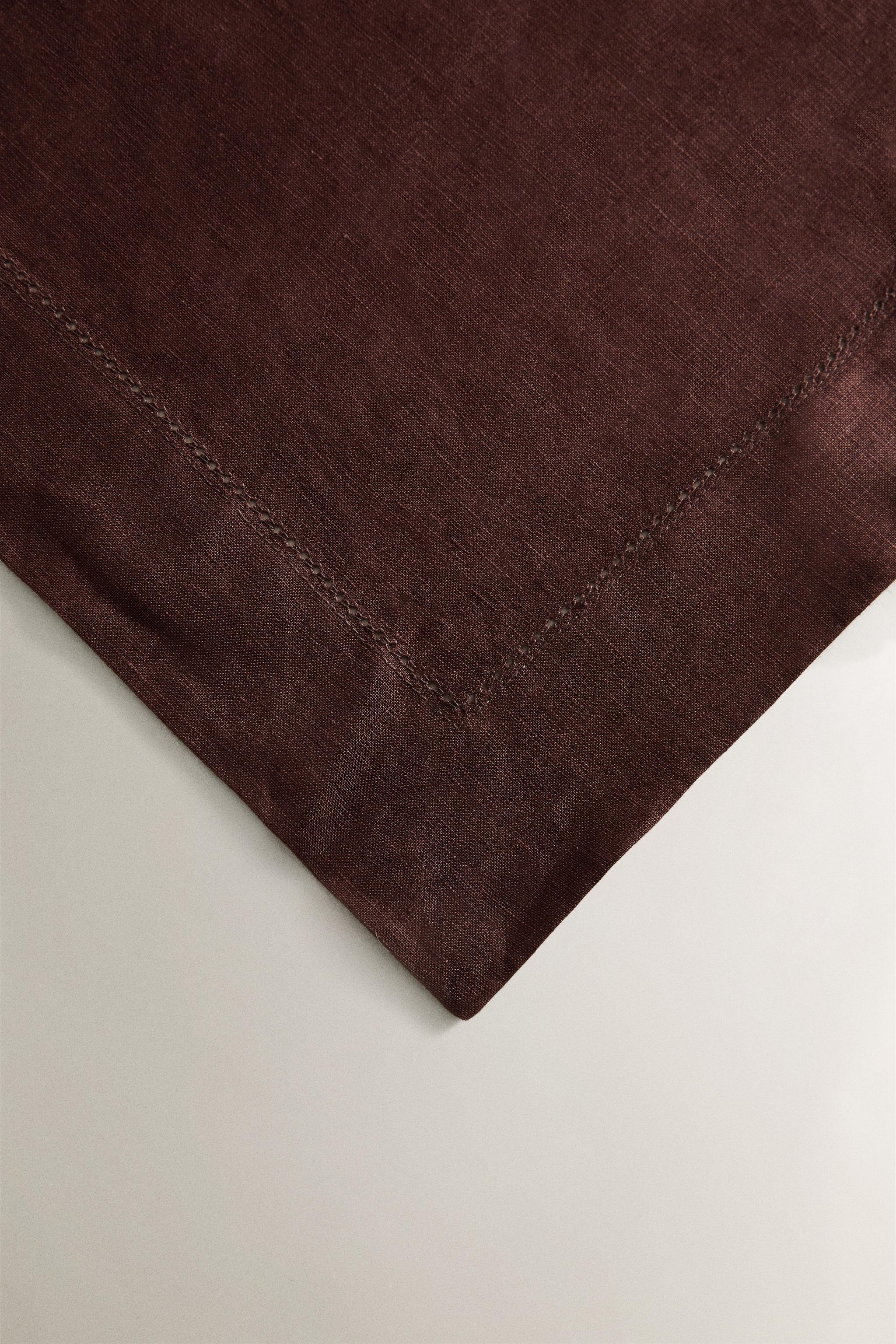 LINEN TABLECLOTH WITH FLORAL EMBROIDERY